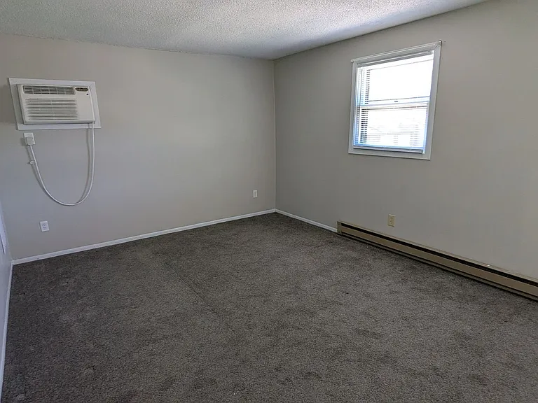 809 Kerns Dr NE — Photo 11