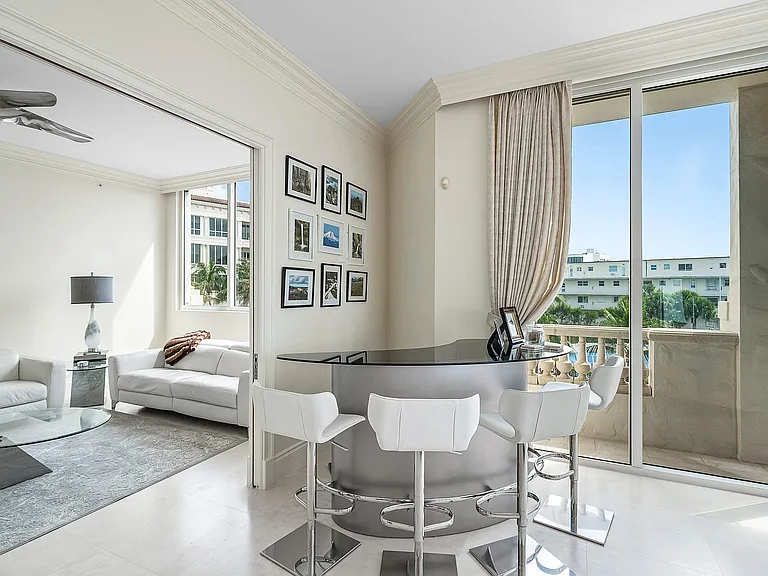 3000 S Ocean Blvd #402 — Photo 4