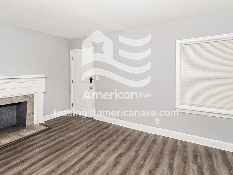 975097_003_living_room_12789883.jpg