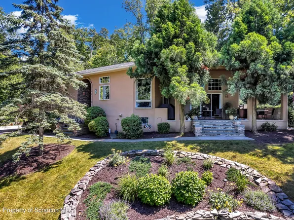 103 Woodside Dr, Clarks Summit, PA 18411