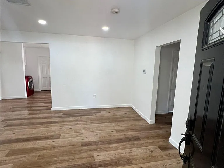 18736 Hart St — Photo 16