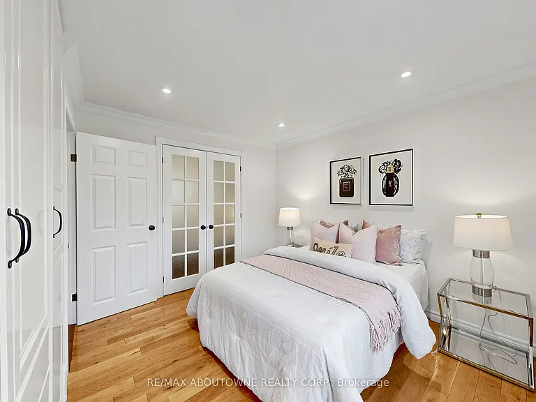1316 Cambridge Dr — Photo 33