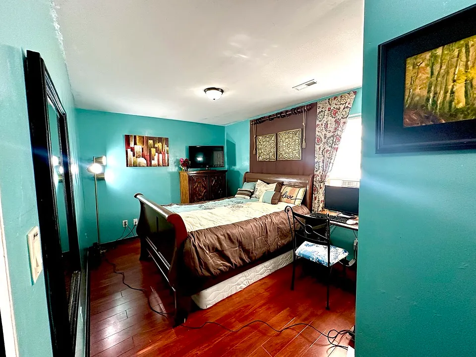1757 Aquamarine Dr