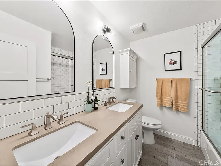 8541 Kelso Dr — Photo 24