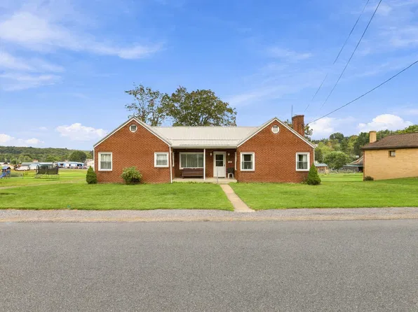 401 Dobson St, Windber, PA 15963