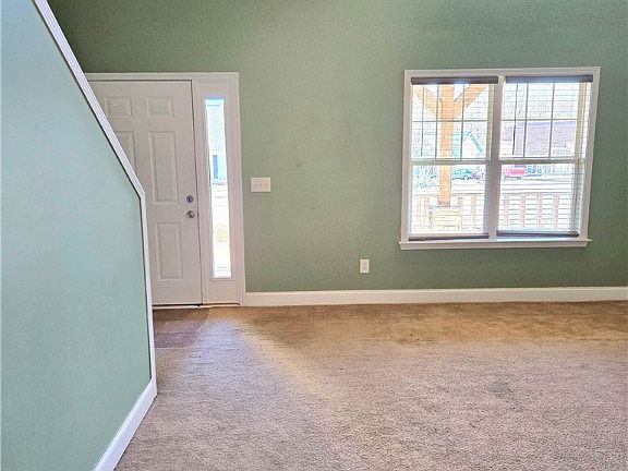 3rd image of 598 Lee Road 450