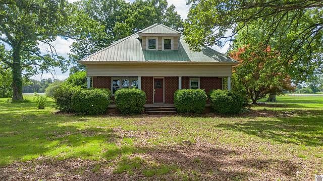 1st image of 893 Peach Orchard Rd