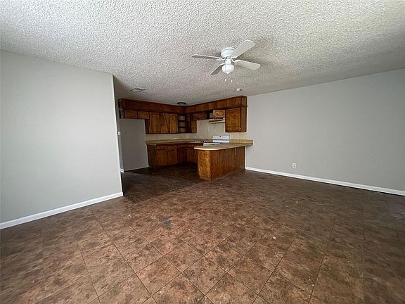 5th image of 105 Effie Ln