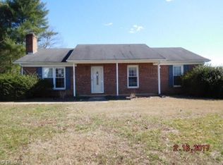 7553 Greenmeadow Dr, Tobaccoville, NC 27050