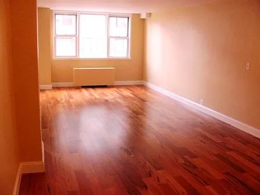 Rented by Akam Sales and Brokerage | media 1