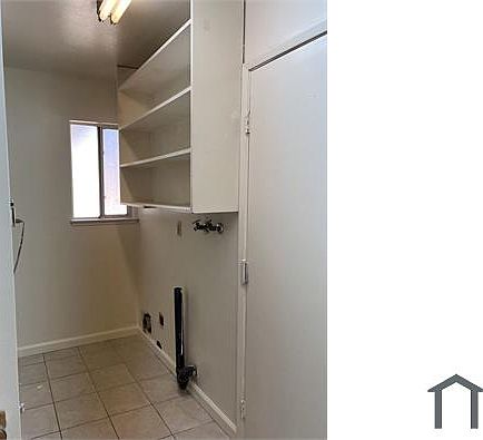 5th image of 929 S Park Victoria Dr