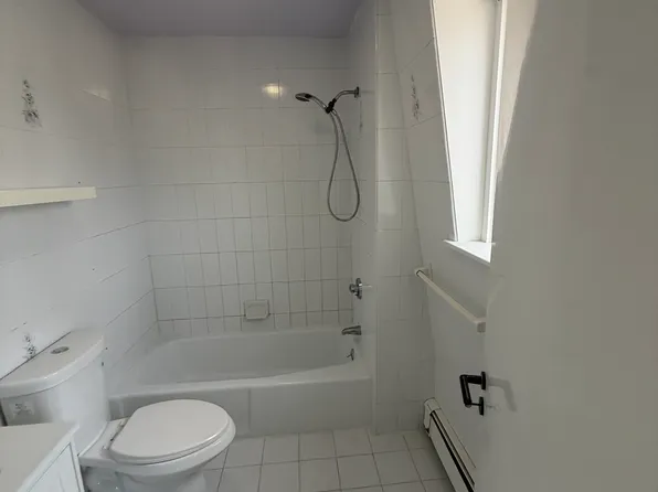 5 Washington Sq, Gloucester, MA