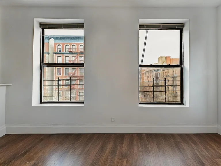 411 Manhattan Ave #9 — Photo 15