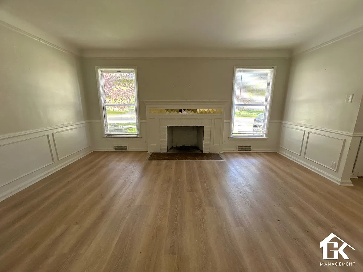 Building Photo - 5915 Farmbrook St