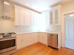 Noe Valley: Renovated Top Floor 2-Story Apt w/ Luxury Finishes, Private Deck & Shared Patio near ..., San Francisco, CA 94114
