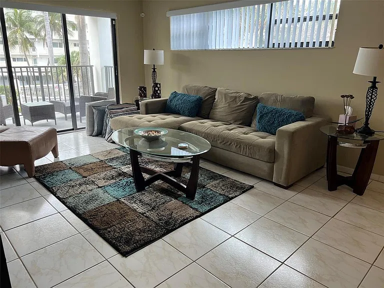 445 SE 21st Ave #201 — Photo 11