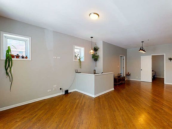 5th image of 3220 W Leland Ave #2A