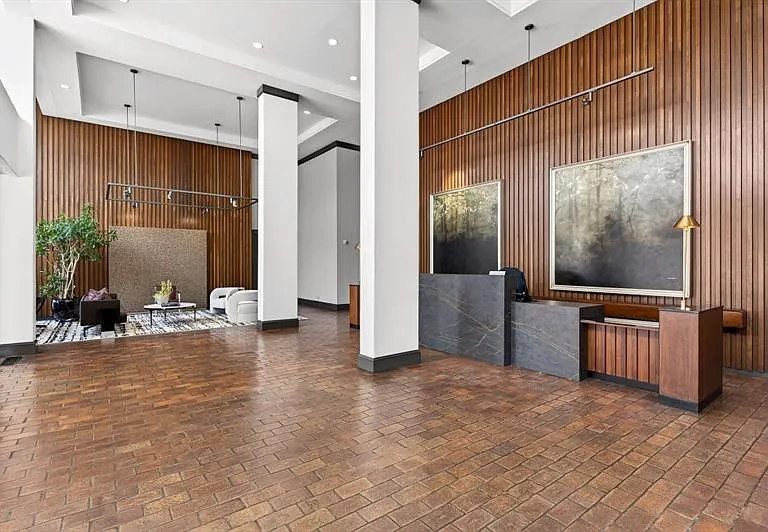 2575 Peachtree Rd NE #7E — Photo 40
