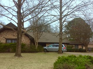 4 W Poin, Conway, AR 72034