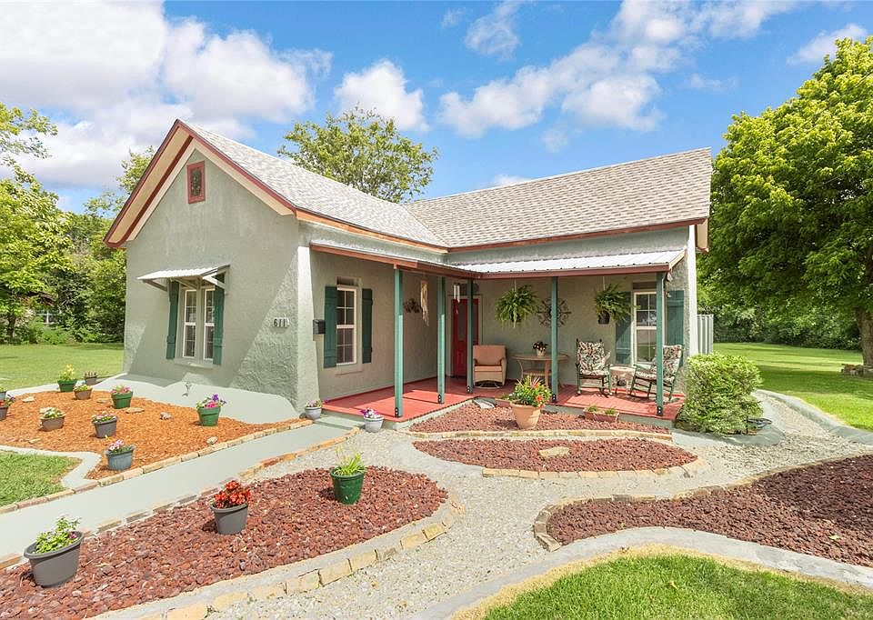 611 E Grove St, Kaufman, TX 75142 Zillow