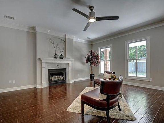 4th image of 806 1/2 E 46th St #B