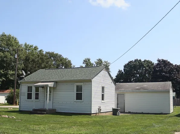 301 S Kouts St, Kouts, IN 46347