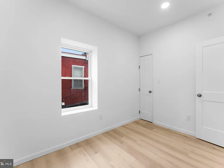 2600 S 7th St — Photo 8