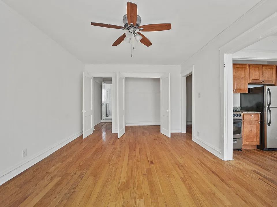 1009 Davis