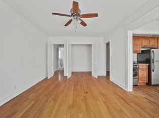 1009 Davis, Evanston, IL 60201