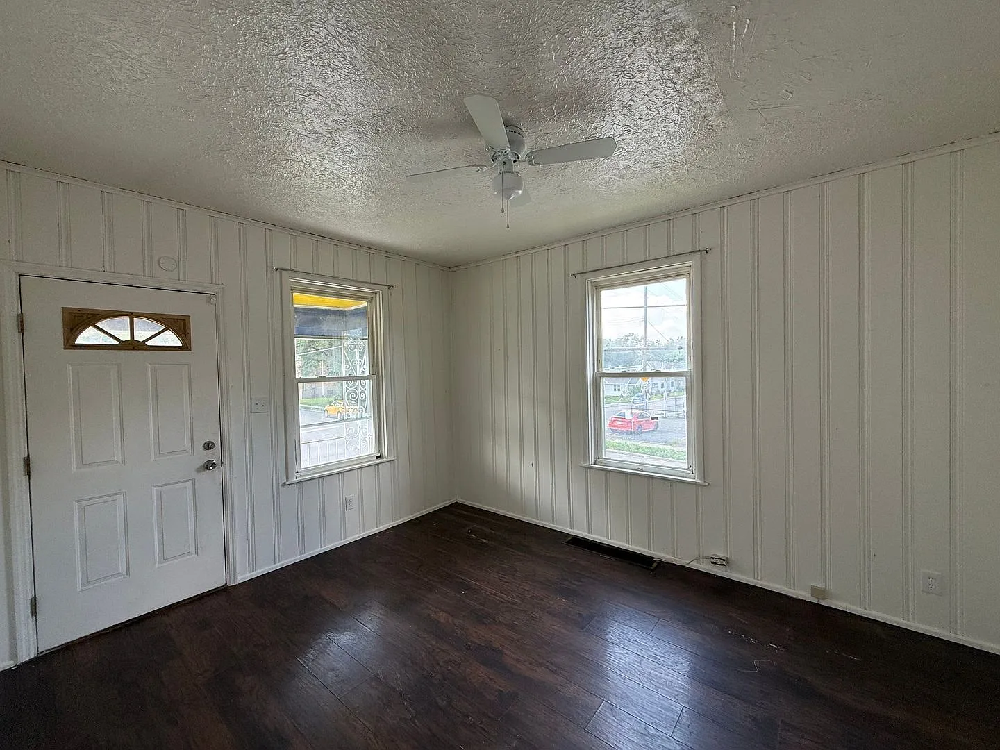 2 bed, 1.0 bath, 1736 sqft, $1,400 — Photo 3