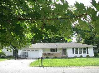 1031 N Main St, Effingham, IL 62401