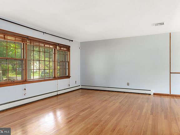 5th image of 750 Windsor Perrineville