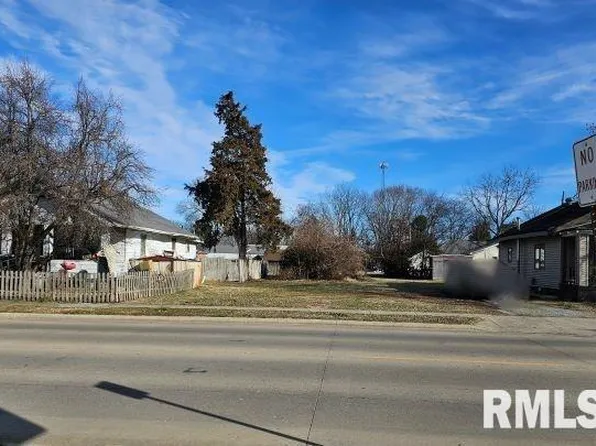 418 S Main St, Harrisburg, IL 62946