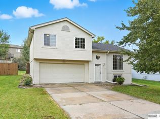 1125 Rawhide Rd, Papillion, NE 68046