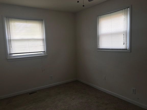 4th image of 902 Duce St