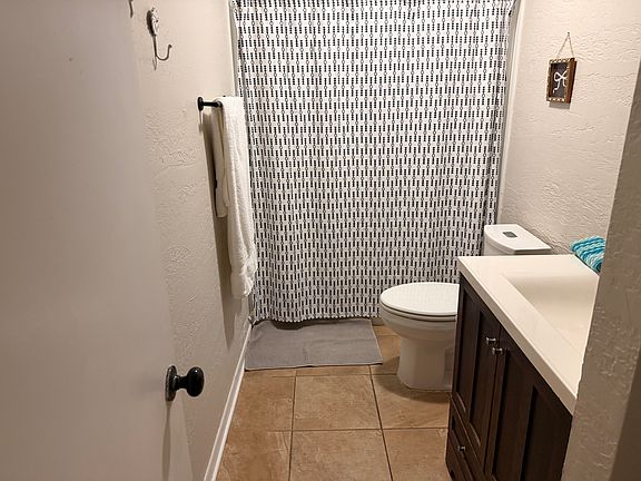 2nd image of 3222 Bryan St #2