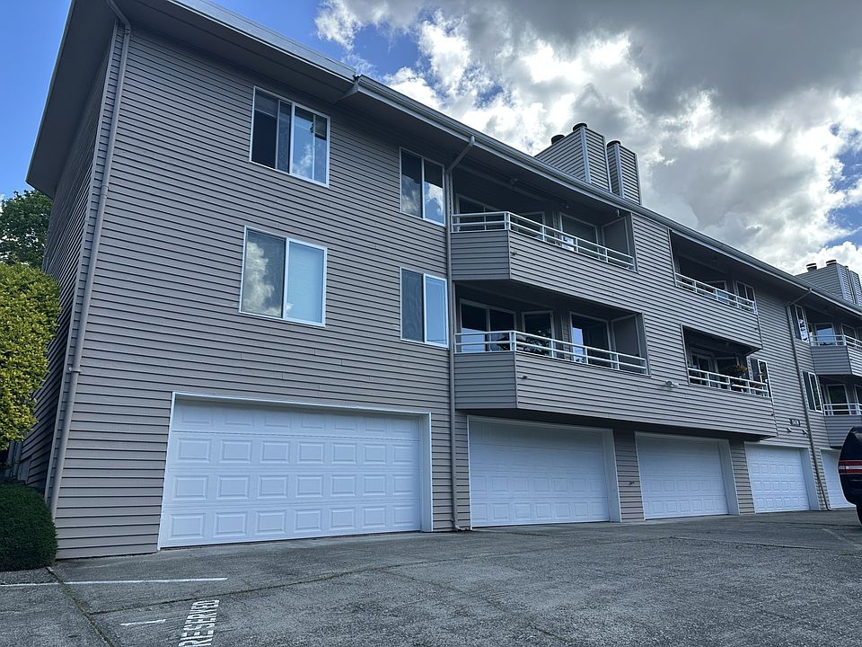 Outside of building
Small condo complex of 8 units