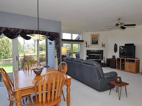 Living Room/Dining Room