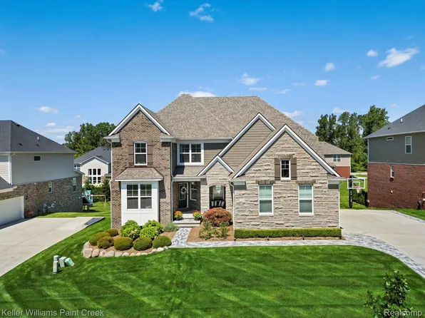 1130 Prescott Dr, Rochester Hills, MI 48309