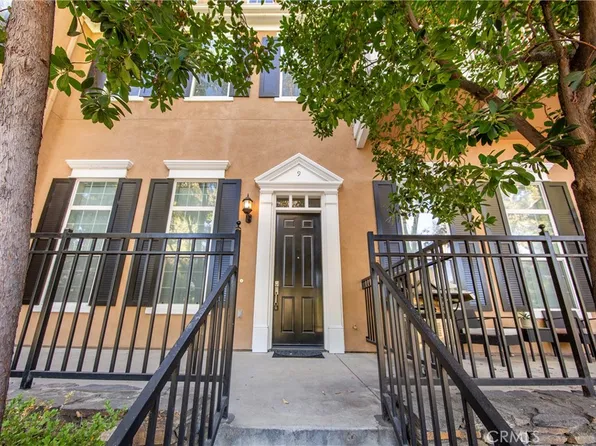 27007 Edgewater Ln, Valencia, CA 91355