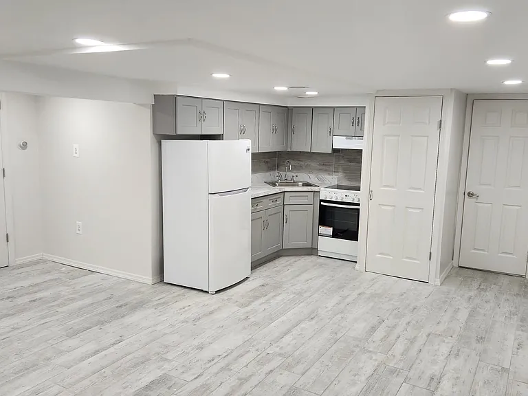 6 Eldridge Dr #1 — Photo 3