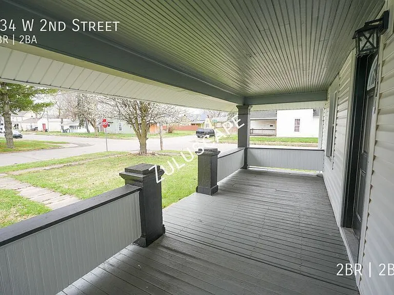 734 W 2nd St — Photo 14