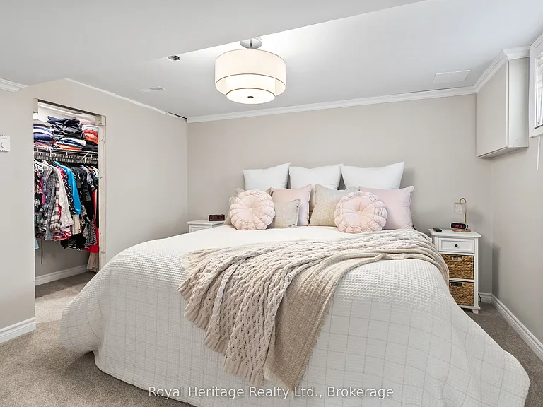 19 Kawartha Dr #LOWER — Photo 10