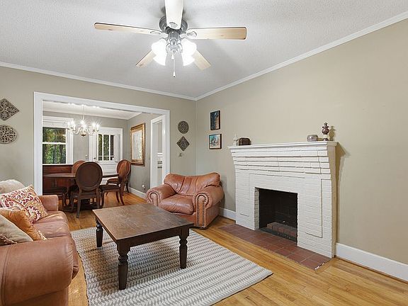 2nd image of 3833 Yale Ave