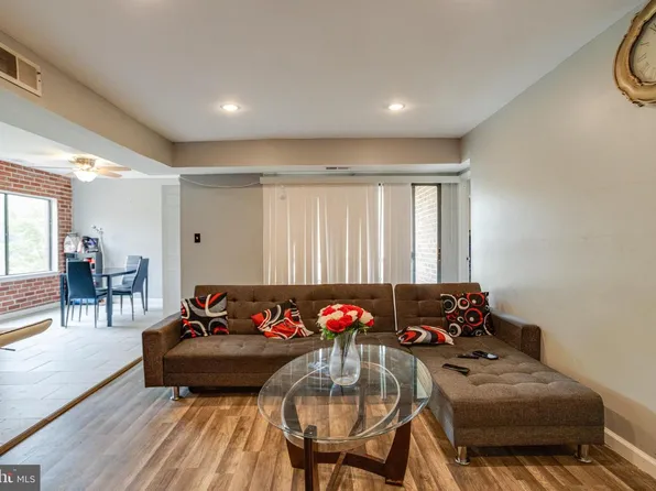 11202 Cherry Hill Rd #74, Beltsville, MD 20705