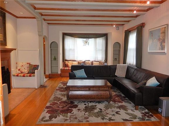 3rd image of 319 Walnut Ave