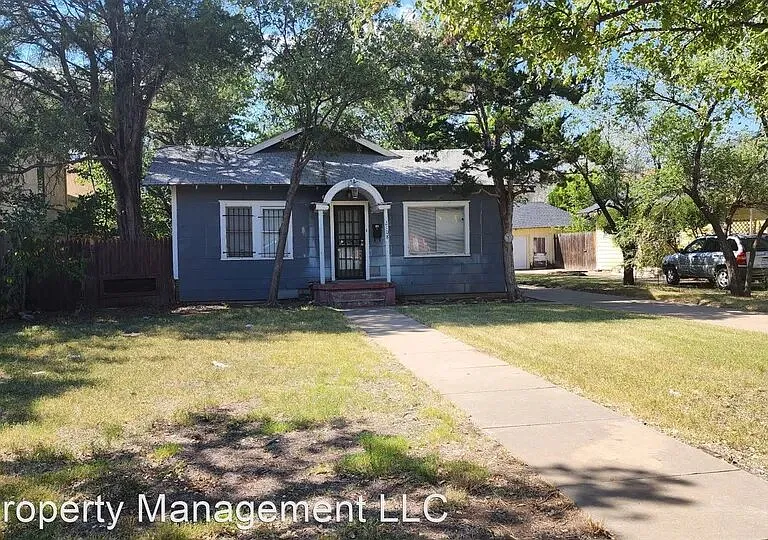 2108 S Van Buren St — Photo 1