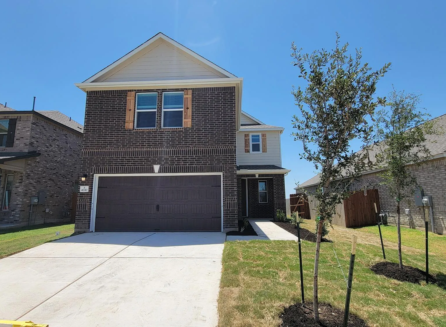 3 bed, 2.5 bath, 2458 sqft, $2,400 — Photo 1