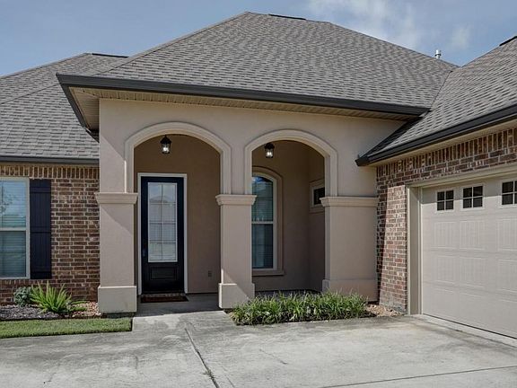 4th image of 301 Meadowland Dr