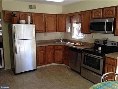 5th image of 6 Rosetree Ct